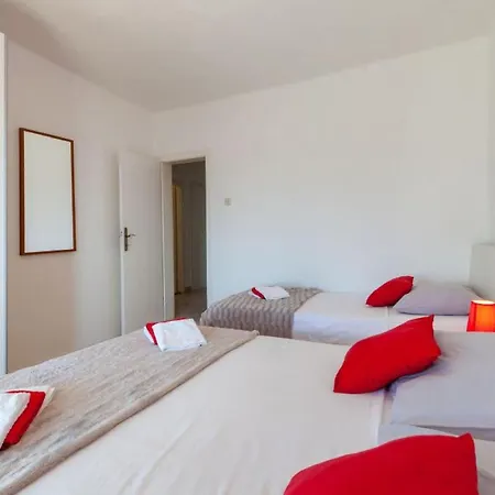 Nena St - Two Bedroom With Terrace And Sea View A3 * Pisak