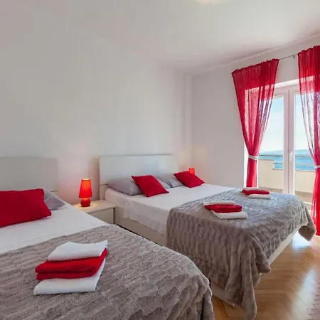 Nena St - Two Bedroom With Terrace And Sea View A3