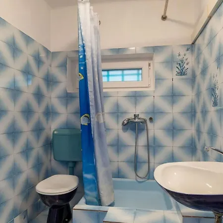 Nena St - Two Bedroom With Terrace And Sea View A3 *
